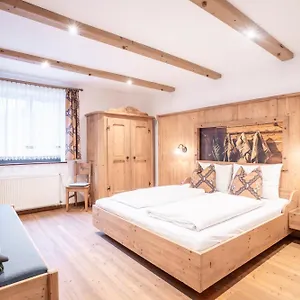 Bed & Breakfast Stauders Und, Mutters